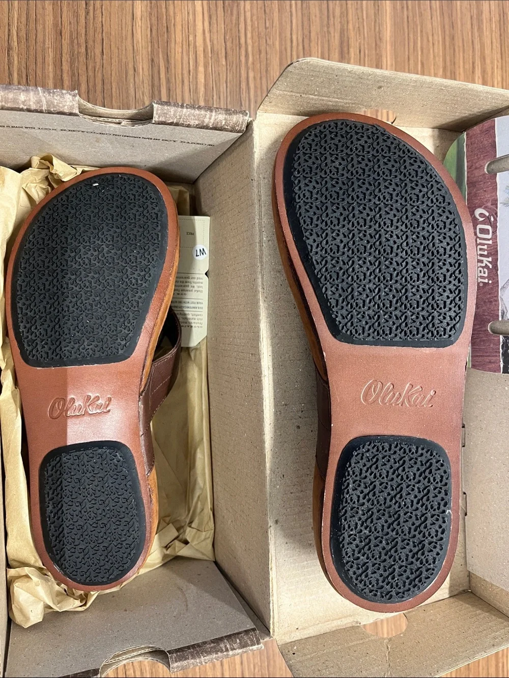 OluKai Women’s Brown Leather Strappy Toe-Post Sandals